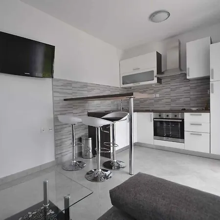 Near In Vrbnik-insel Krk 58319 Apartment *