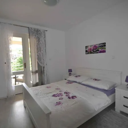 Apartment Near In Vrbnik-insel Krk 58319 *